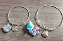 Load image into Gallery viewer, Mother and daughter charm bracelet
